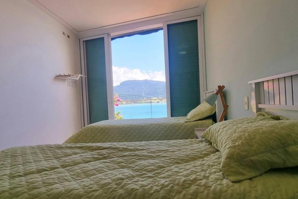 Casa de férias Casa Inteira Com Vista O Mar A 80 Mt Da *
